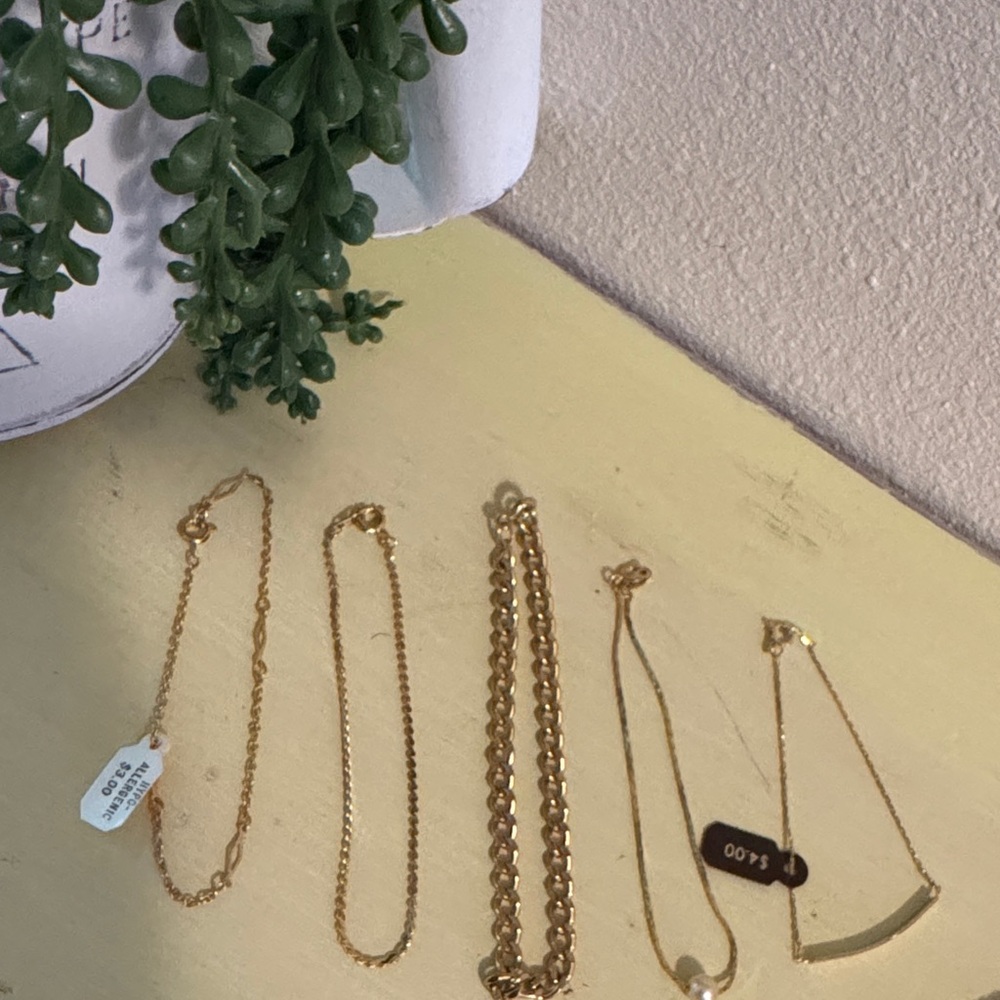 🆕 5 Elegant Gold color Bracelet Set